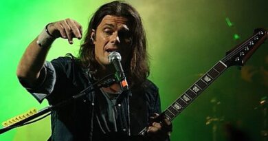 Grignani, i 30 anni di “Destinazione paradiso”: inediti e rarità